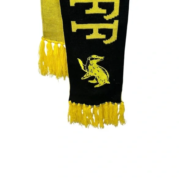 Harry Potter Hufflepuff Scarf Black Yellow Knit Striped Hogwarts Wizardcore - Picture 4 of 7